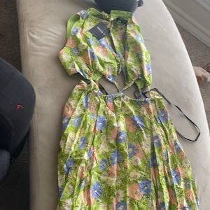 Light green multi color dress size “M”